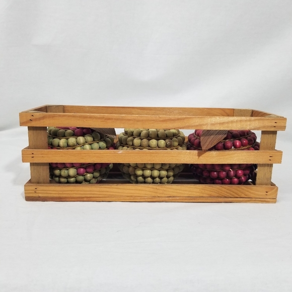 Three wooden apples in wood case (Farmhouse) - Picture 3 of 8